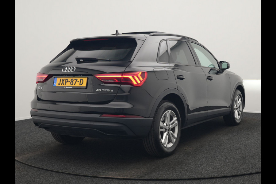 Audi Q3 45 TFSI e PHEV 245pk Dealer O.H. | Trekhaak Af Fabriek | Panodak | Camera | Alcantara Sportstoelen Verwarmd | Apple Carplay | Keyless | Blis | LED Koplampen | Virtual | Navigatie | DAB | Plug In Hybrid |