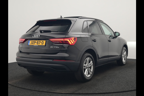 Audi Q3 45 TFSI e PHEV 245pk Dealer O.H. | Trekhaak Af Fabriek | Panodak | Camera | Alcantara Sportstoelen Verwarmd | Apple Carplay | Keyless | Blis | LED Koplampen | Virtual | Navigatie | DAB | Plug In Hybrid |