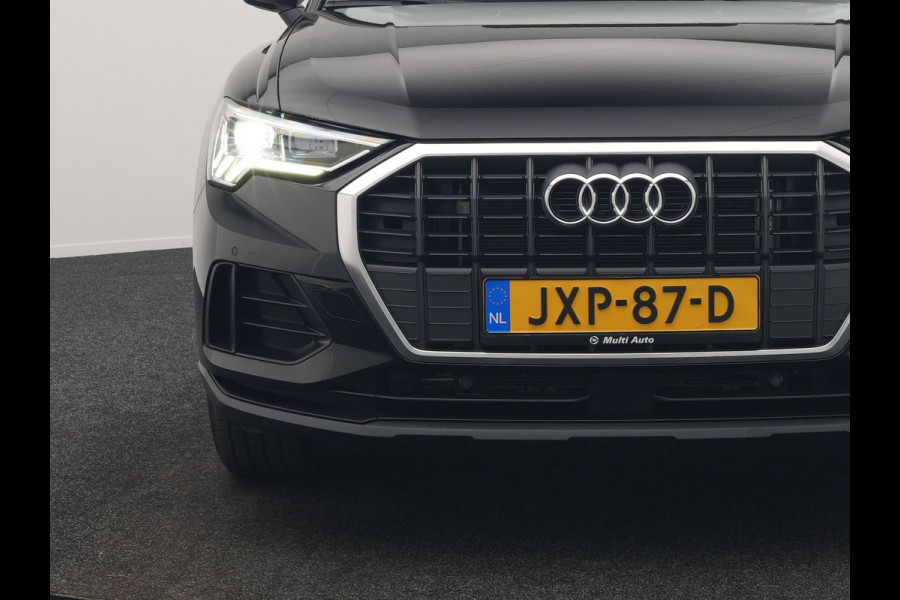 Audi Q3 45 TFSI e PHEV 245pk Dealer O.H. | Trekhaak Af Fabriek | Panodak | Camera | Alcantara Sportstoelen Verwarmd | Apple Carplay | Keyless | Blis | LED Koplampen | Virtual | Navigatie | DAB | Plug In Hybrid |