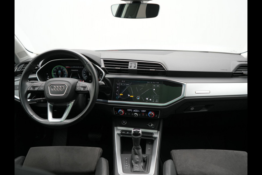 Audi Q3 45 TFSI e PHEV 245pk Dealer O.H. | Trekhaak Af Fabriek | Panodak | Camera | Alcantara Sportstoelen Verwarmd | Apple Carplay | Keyless | Blis | LED Koplampen | Virtual | Navigatie | DAB | Plug In Hybrid |