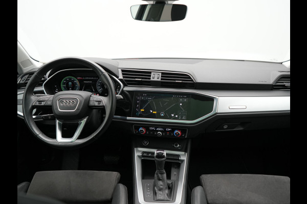 Audi Q3 45 TFSI e PHEV 245pk Dealer O.H. | Trekhaak Af Fabriek | Panodak | Camera | Alcantara Sportstoelen Verwarmd | Apple Carplay | Keyless | Blis | LED Koplampen | Virtual | Navigatie | DAB | Plug In Hybrid |