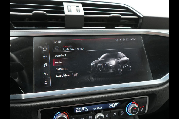 Audi Q3 45 TFSI e PHEV 245pk Dealer O.H. | Trekhaak Af Fabriek | Panodak | Camera | Alcantara Sportstoelen Verwarmd | Apple Carplay | Keyless | Blis | LED Koplampen | Virtual | Navigatie | DAB | Plug In Hybrid |