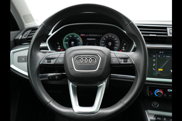 Audi Q3 45 TFSI e PHEV 245pk Dealer O.H. | Trekhaak Af Fabriek | Panodak | Camera | Alcantara Sportstoelen Verwarmd | Apple Carplay | Keyless | Blis | LED Koplampen | Virtual | Navigatie | DAB | Plug In Hybrid |