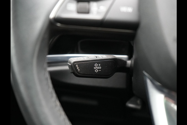 Audi Q3 45 TFSI e PHEV 245pk Dealer O.H. | Trekhaak Af Fabriek | Panodak | Camera | Alcantara Sportstoelen Verwarmd | Apple Carplay | Keyless | Blis | LED Koplampen | Virtual | Navigatie | DAB | Plug In Hybrid |