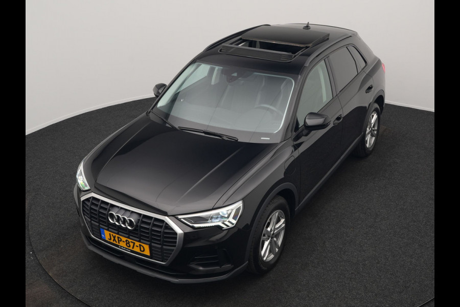 Audi Q3 45 TFSI e PHEV 245pk Dealer O.H. | Trekhaak Af Fabriek | Panodak | Camera | Alcantara Sportstoelen Verwarmd | Apple Carplay | Keyless | Blis | LED Koplampen | Virtual | Navigatie | DAB | Plug In Hybrid |