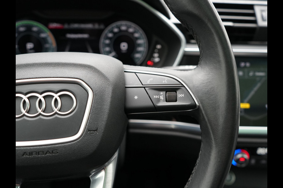 Audi Q3 45 TFSI e PHEV 245pk Dealer O.H. | Trekhaak Af Fabriek | Panodak | Camera | Alcantara Sportstoelen Verwarmd | Apple Carplay | Keyless | Blis | LED Koplampen | Virtual | Navigatie | DAB | Plug In Hybrid |