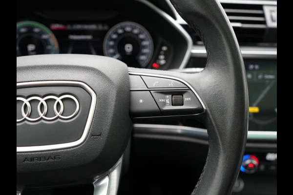 Audi Q3 45 TFSI e PHEV 245pk Dealer O.H. | Trekhaak Af Fabriek | Panodak | Camera | Alcantara Sportstoelen Verwarmd | Apple Carplay | Keyless | Blis | LED Koplampen | Virtual | Navigatie | DAB | Plug In Hybrid |