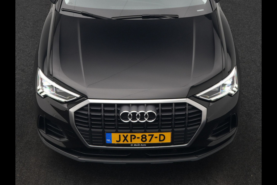 Audi Q3 45 TFSI e PHEV 245pk Dealer O.H. | Trekhaak Af Fabriek | Panodak | Camera | Alcantara Sportstoelen Verwarmd | Apple Carplay | Keyless | Blis | LED Koplampen | Virtual | Navigatie | DAB | Plug In Hybrid |