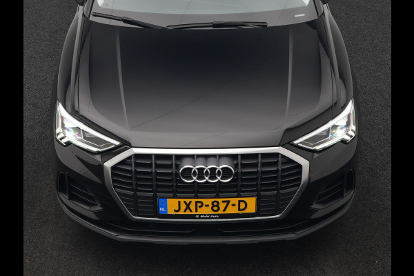 Audi Q3 45 TFSI e PHEV 245pk Dealer O.H. | Trekhaak Af Fabriek | Panodak | Camera | Alcantara Sportstoelen Verwarmd | Apple Carplay | Keyless | Blis | LED Koplampen | Virtual | Navigatie | DAB | Plug In Hybrid |