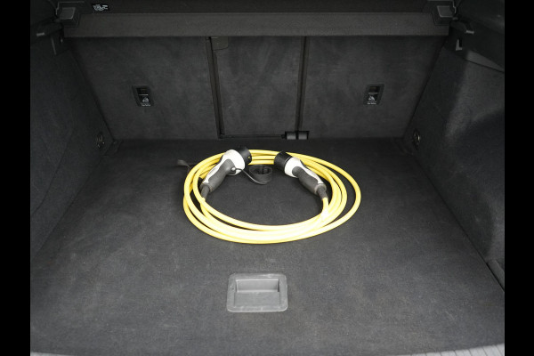 Audi Q3 45 TFSI e PHEV 245pk Dealer O.H. | Trekhaak Af Fabriek | Panodak | Camera | Alcantara Sportstoelen Verwarmd | Apple Carplay | Keyless | Blis | LED Koplampen | Virtual | Navigatie | DAB | Plug In Hybrid |