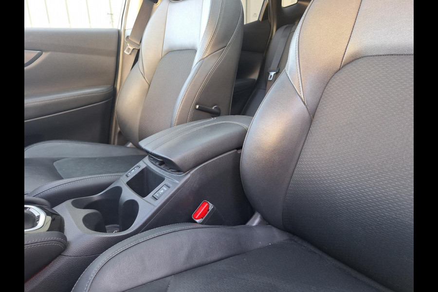 Nissan QASHQAI 1.3 DIG-T Tekna DCT Automaat | Panodak | Trekhaak | LED | 360Cam | Climate | Navi  | All Season banden |