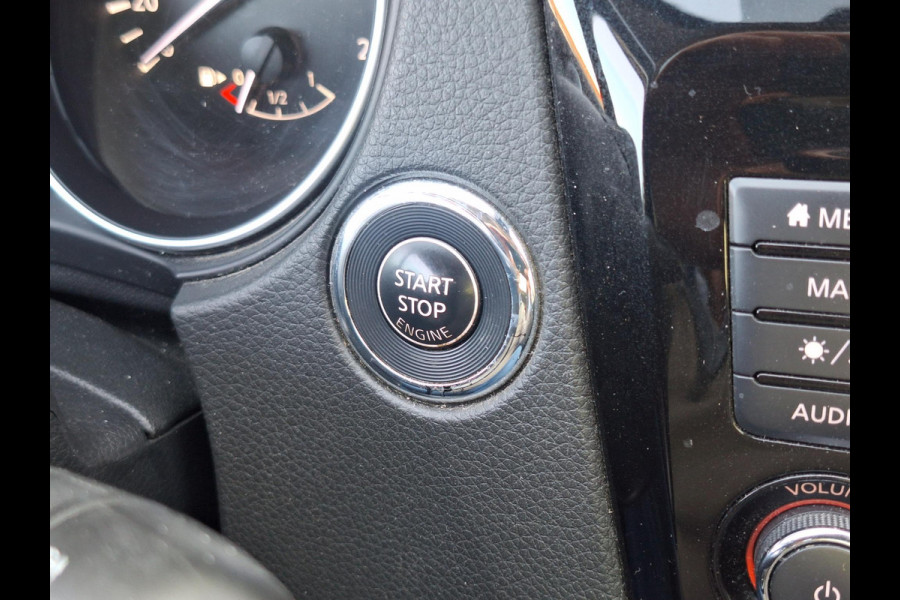Nissan QASHQAI 1.3 DIG-T Tekna DCT Automaat | Panodak | Trekhaak | LED | 360Cam | Climate | Navi  | All Season banden |