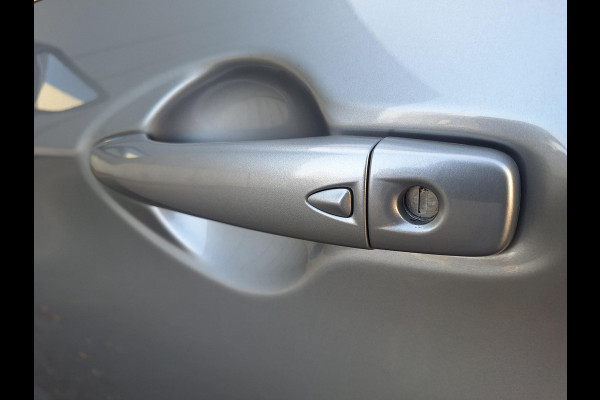 Nissan QASHQAI 1.3 DIG-T Tekna DCT Automaat | Panodak | Trekhaak | LED | 360Cam | Climate | Navi  | All Season banden |