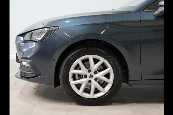 Seat Leon Sportstourer 1.5 eTSI 150pk DSG Style Business Intense Trekhaak Navigatie Camera Parkass. Android/Carplay