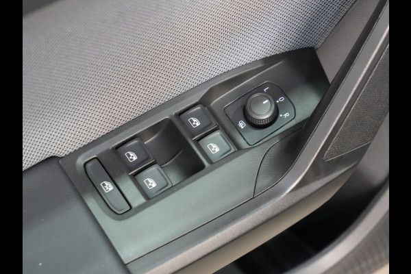 Seat Leon Sportstourer 1.5 eTSI 150pk DSG Style Business Intense Trekhaak Navigatie Camera Parkass. Android/Carplay