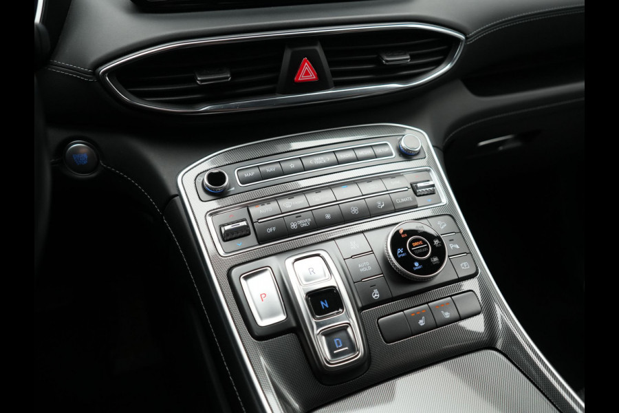 Hyundai Santa Fe 1.6 T-GDI Comfort Smart Sky Plug In Hybrid 266pk Dealer O.H. PHEV | Trekhaak Afn. | Panodak | Adaptive Cruise | Camera | Krell Audio | Lederen Sportstoelen Verwarmd | Apple Carplay | Keyless | Blis | Stuur Verwarmd | Navigatie | DAB |