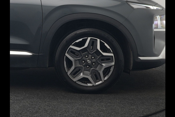 Hyundai Santa Fe 1.6 T-GDI Comfort Smart Sky Plug In Hybrid 266pk Dealer O.H. PHEV | Trekhaak Afn. | Panodak | Adaptive Cruise | Camera | Krell Audio | Lederen Sportstoelen Verwarmd | Apple Carplay | Keyless | Blis | Stuur Verwarmd | Navigatie | DAB |