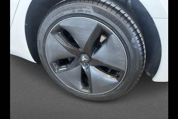 Tesla Model 3 Standard RWD Plus 60 kWh