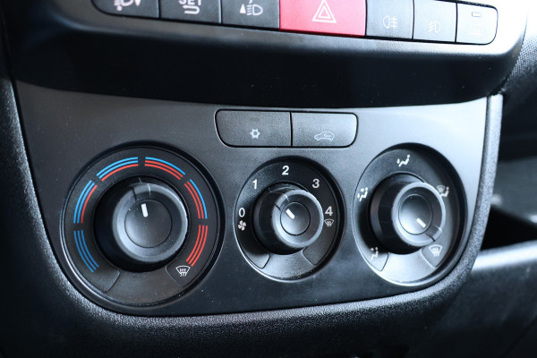 Opel Combo 1.3 CDTi L2H1 Sport | Stoelverwarming | Cruise control | Alarm Klasse 3 | Airco | Elek ramen | Trekhaak | Betimmering | Nieuwe APK | NAP Logisch
