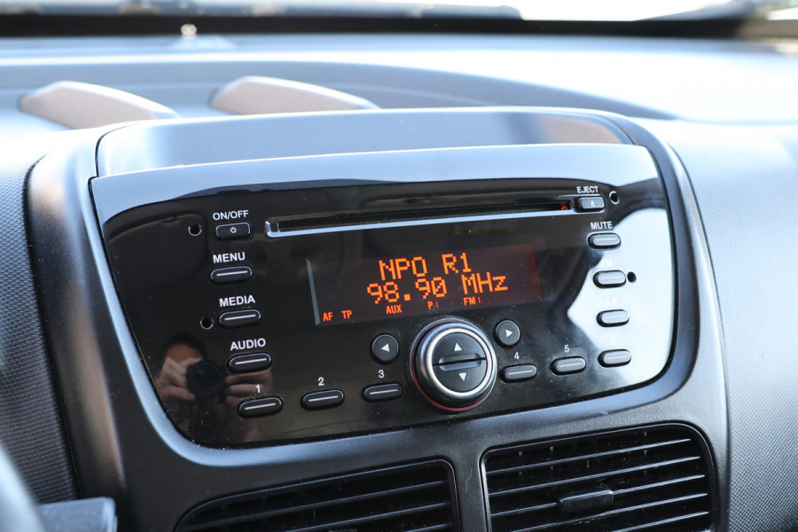 Opel Combo 1.3 CDTi L2H1 Sport | Stoelverwarming | Cruise control | Alarm Klasse 3 | Airco | Elek ramen | Trekhaak | Betimmering | Nieuwe APK | NAP Logisch