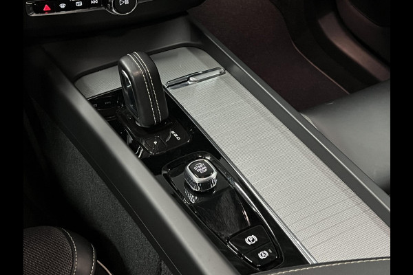 Volvo XC60 2.0 T6 Plug-in hybrid AWD R-Design Open dak | Adapt. Cruise | Memory | Stuur-/stoelverwarming | Head-up | Achteruitrij camera | Carplay