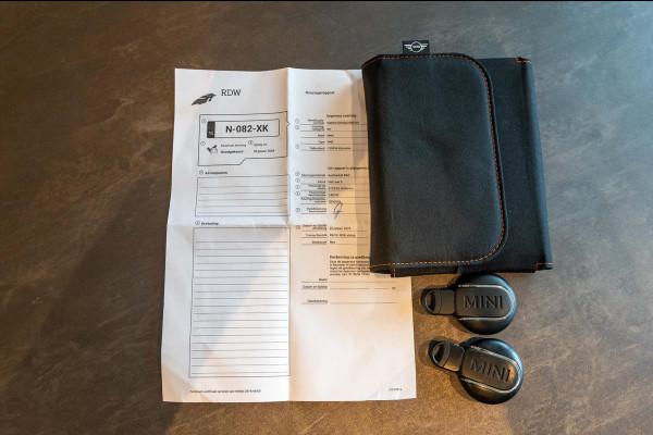 MINI Mini 1.5 One Essential I NAP I Navigatie I Climate I Cruise I Dealeronderhouden I 1e Eigenaar I BTW Auto