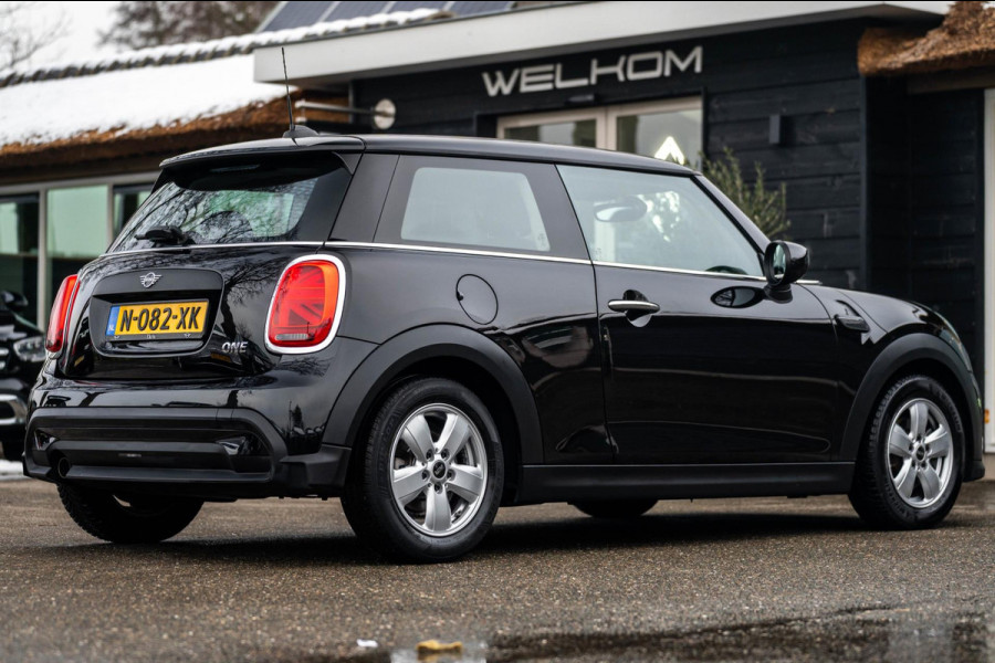 MINI Mini 1.5 One Essential I NAP I Navigatie I Climate I Cruise I Dealeronderhouden I 1e Eigenaar I BTW Auto