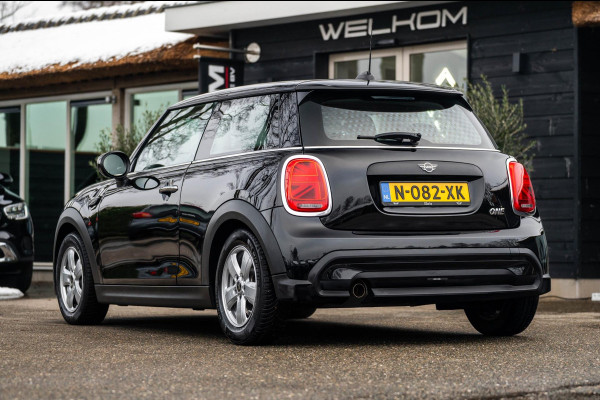 MINI Mini 1.5 One Essential I NAP I Navigatie I Climate I Cruise I Dealeronderhouden I 1e Eigenaar I BTW Auto