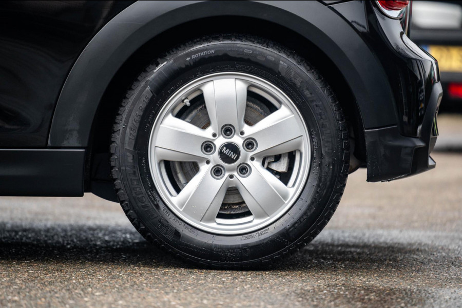 MINI Mini 1.5 One Essential I NAP I Navigatie I Climate I Cruise I Dealeronderhouden I 1e Eigenaar I BTW Auto