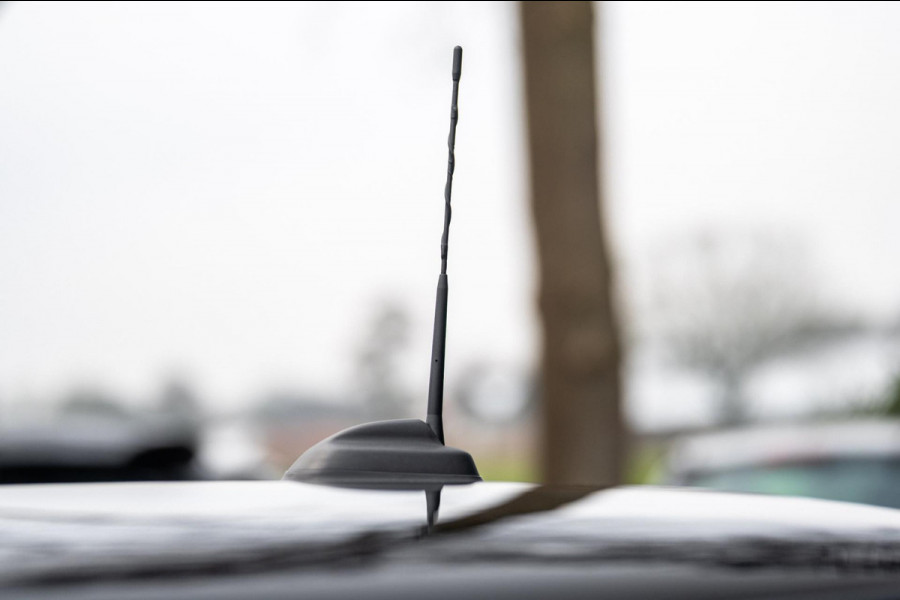 MINI Mini 1.5 One Essential I NAP I Navigatie I Climate I Cruise I Dealeronderhouden I 1e Eigenaar I BTW Auto