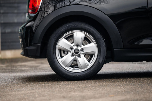 MINI Mini 1.5 One Essential I NAP I Navigatie I Climate I Cruise I Dealeronderhouden I 1e Eigenaar I BTW Auto