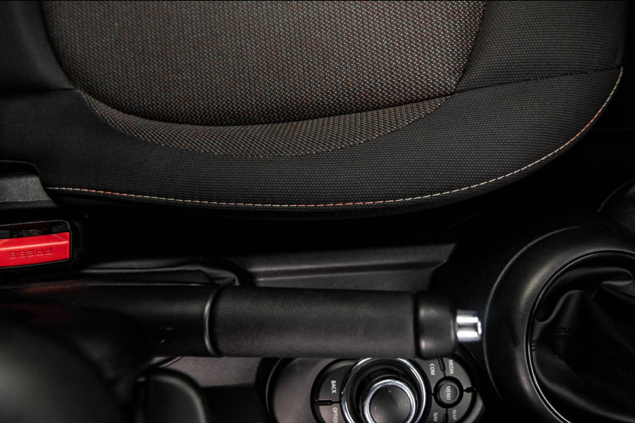 MINI Mini 1.5 One Essential I NAP I Navigatie I Climate I Cruise I Dealeronderhouden I 1e Eigenaar I BTW Auto