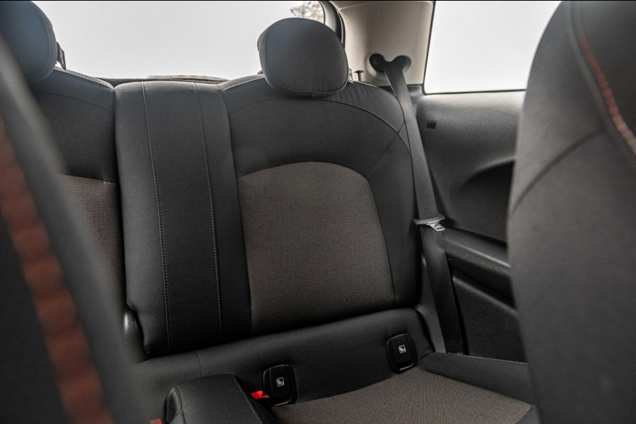 MINI Mini 1.5 One Essential I NAP I Navigatie I Climate I Cruise I Dealeronderhouden I 1e Eigenaar I BTW Auto