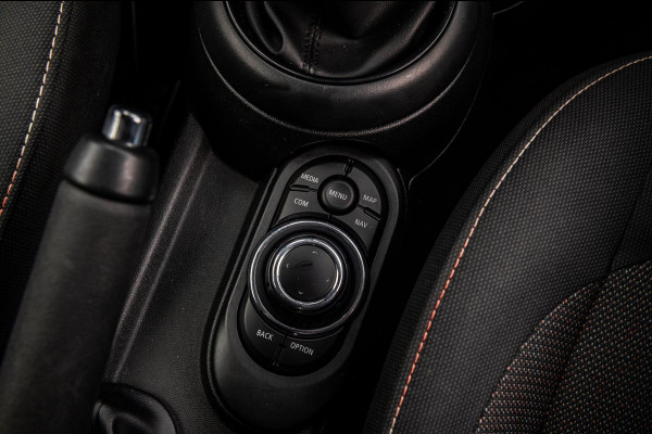 MINI Mini 1.5 One Essential I NAP I Navigatie I Climate I Cruise I Dealeronderhouden I 1e Eigenaar I BTW Auto