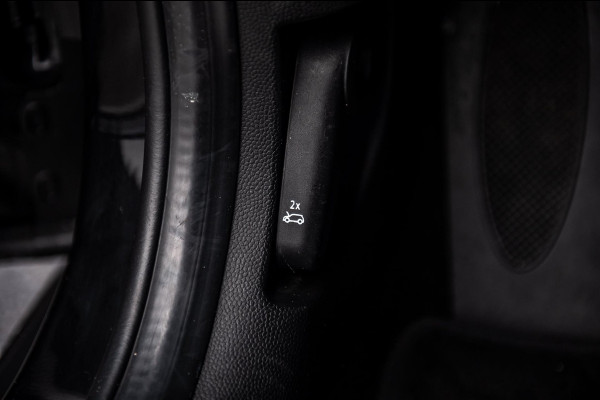 MINI Mini 1.5 One Essential I NAP I Navigatie I Climate I Cruise I Dealeronderhouden I 1e Eigenaar I BTW Auto