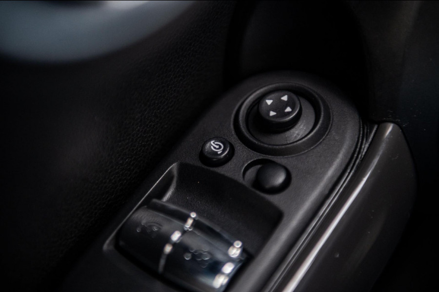 MINI Mini 1.5 One Essential I NAP I Navigatie I Climate I Cruise I Dealeronderhouden I 1e Eigenaar I BTW Auto