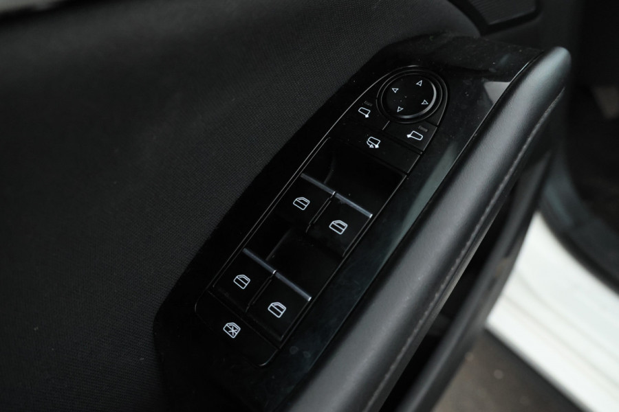 Mazda 3 2.0 e-SkyActiv-G M Hybrid 122 Head Up! Navigatie, Airco