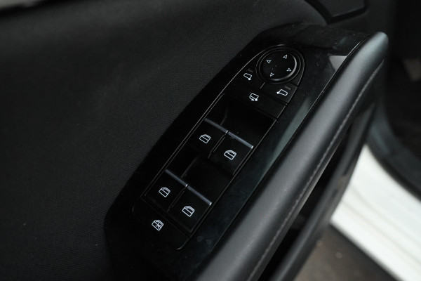 Mazda 3 2.0 e-SkyActiv-G M Hybrid 122 Head Up! Navigatie, Airco