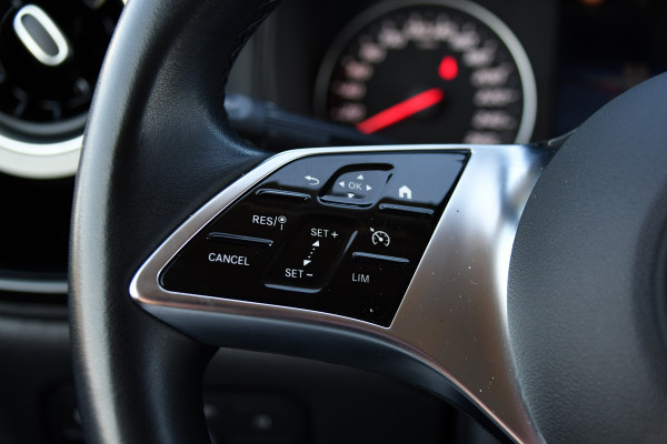 Mercedes-Benz Vito 116 CDI L2 Black Edition FACE LIFT, Camera, Cruise, Carplay, Leder, Automaat, 164pk, Trekhaak, Multimedia, Uniek!