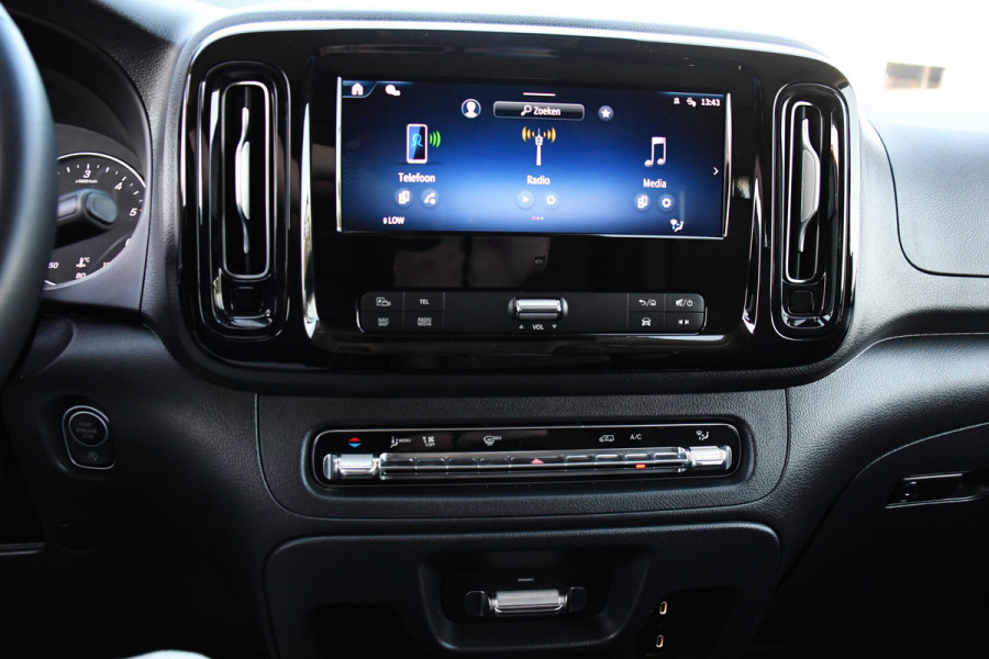 Mercedes-Benz Vito 116 CDI L2 Black Edition FACE LIFT, Camera, Cruise, Carplay, Leder, Automaat, 164pk, Trekhaak, Multimedia, Uniek!