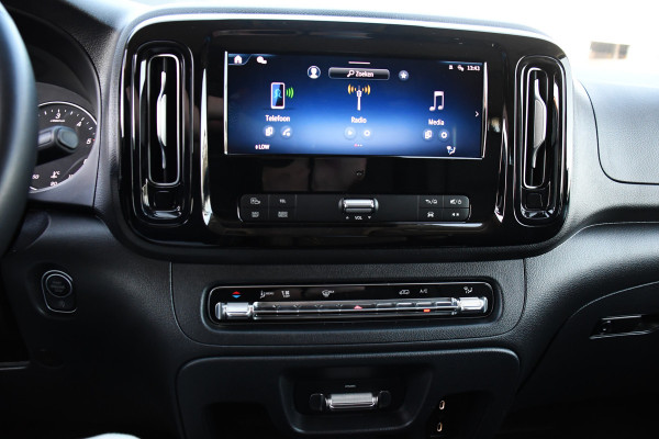 Mercedes-Benz Vito 116 CDI L2 Black Edition FACE LIFT, Camera, Cruise, Carplay, Leder, Automaat, 164pk, Trekhaak, Multimedia, Uniek!