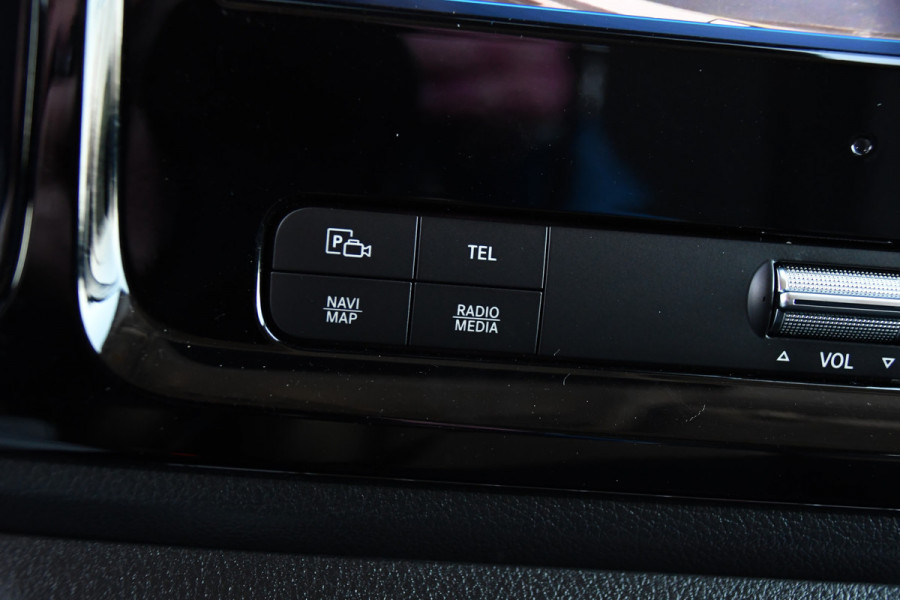 Mercedes-Benz Vito 116 CDI L2 Black Edition FACE LIFT, Camera, Cruise, Carplay, Leder, Automaat, 164pk, Trekhaak, Multimedia, Uniek!