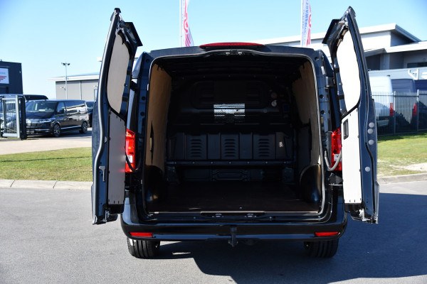 Mercedes-Benz Vito 116 CDI L2 Black Edition FACE LIFT, Camera, Cruise, Carplay, Leder, Automaat, 164pk, Trekhaak, Multimedia, Uniek!