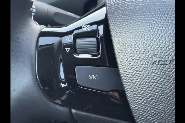 Peugeot 308 SW 110pk Allure (Automatische Airco - Navigatie - Parkeersensoren - Apple Carplay - Lichtmetalen velgen)