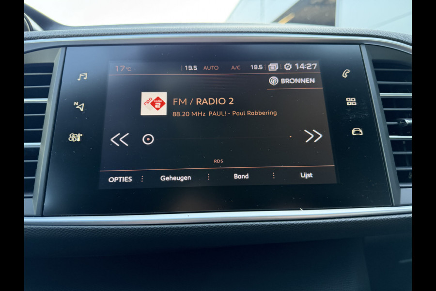 Peugeot 308 SW 110pk Allure (Automatische Airco - Navigatie - Parkeersensoren - Apple Carplay - Lichtmetalen velgen)