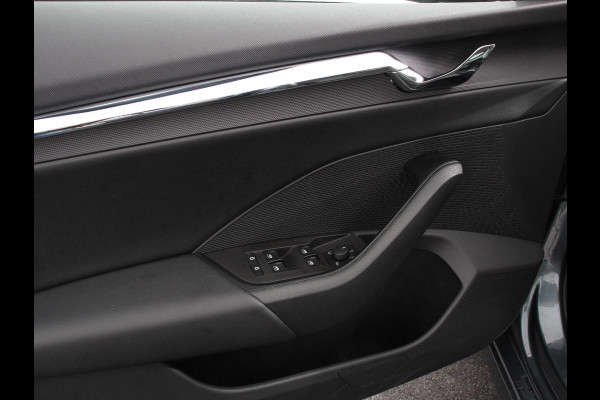 Škoda Octavia 1.0 e-TSI DSG Style | Navigatie | Apple Carplay/Android Auto | Adaptive Cruise Control | Camera | Climate Control | Digitale Cockpit | Stoelverwarming | Lichtmetalen Velgen