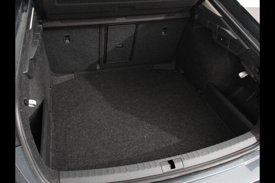 Škoda Octavia 1.0 e-TSI DSG Style | Navigatie | Apple Carplay/Android Auto | Adaptive Cruise Control | Camera | Climate Control | Digitale Cockpit | Stoelverwarming | Lichtmetalen Velgen