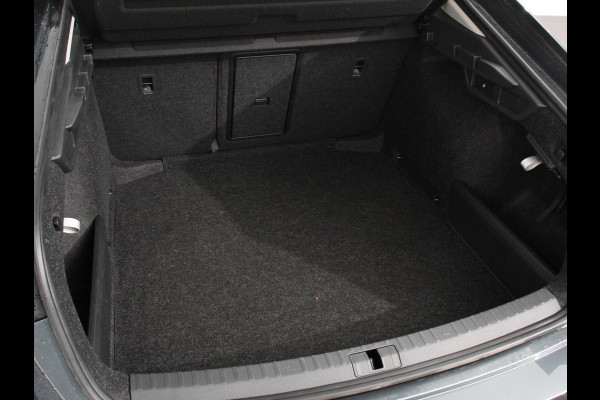 Škoda Octavia 1.0 e-TSI DSG Style | Navigatie | Apple Carplay/Android Auto | Adaptive Cruise Control | Camera | Climate Control | Digitale Cockpit | Stoelverwarming | Lichtmetalen Velgen