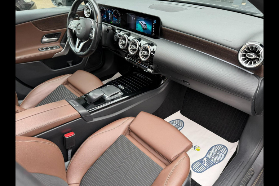 Mercedes-Benz A-Klasse 250 e Premium Plus l Sfeerverlichting l Pano l 360 camera