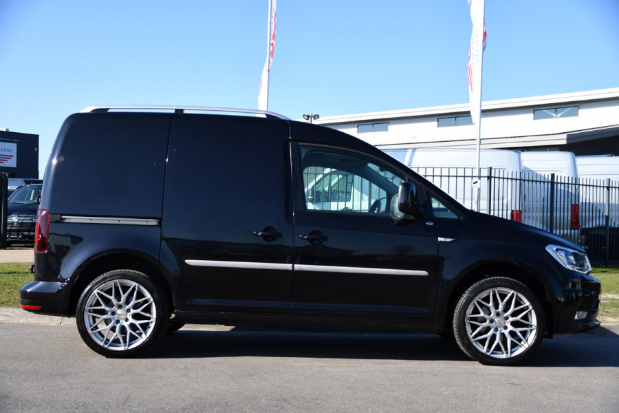 Volkswagen Caddy 2.0 TDI L1H1 Highline Black Edition Adaptieve Cruise, Carplay, 150pk, Automaat, LED, Stoelverwarming, Leder, Multimedia, Voorruit verwarming, Uniek!